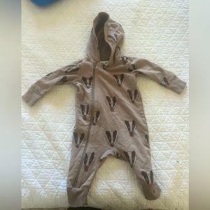 Mini Rodini adorable badger long sleeve jumper one piece romper jumper onsie.